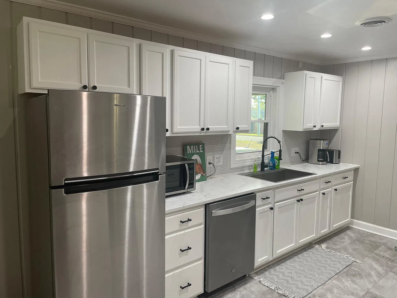 3 bed, 1.5 bath, 1585 sqft, $1,700 — Photo 2