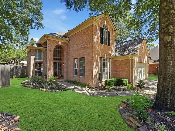 3rd image of 2426 Mills Creek Dr