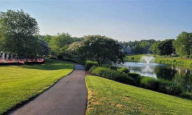 4720 Twin Hickory Lake Dr — Photo 10