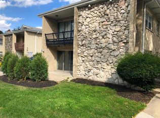 1217 N La Grange Rd #2R, La Grange Park, IL 60526