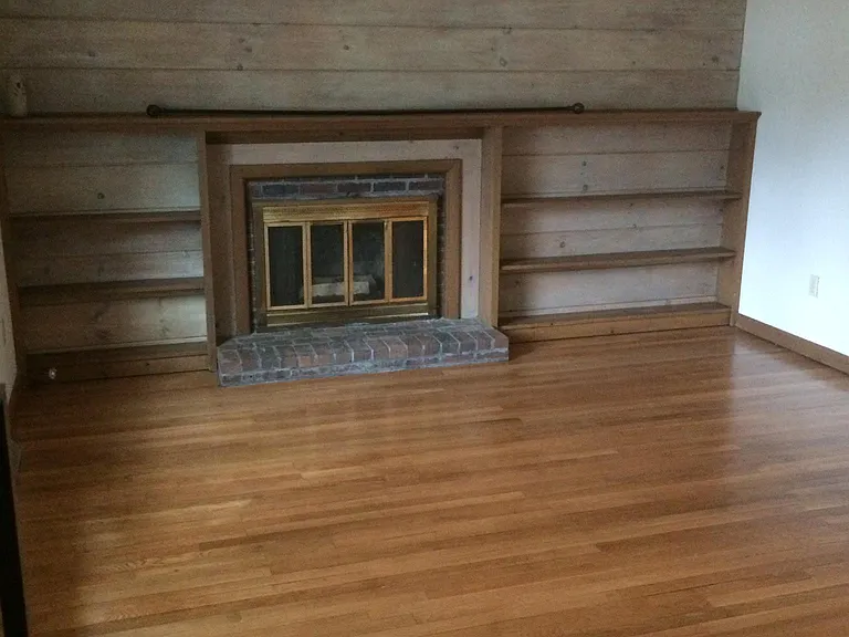 17 Carriage Dr — Photo 2