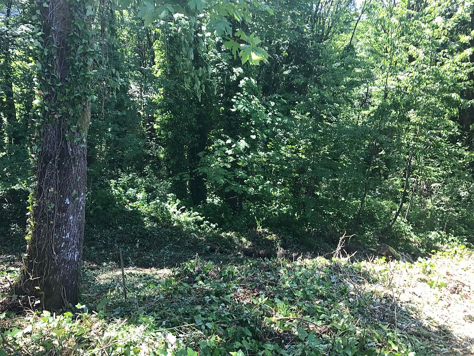 2nd image of SW Sherwood Pl #52