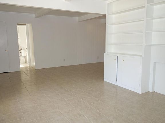 4th image of 454 S Hudson Ave
