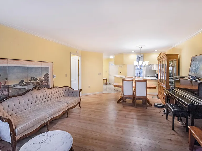 6932 Fairfax Dr #304 — Photo 10