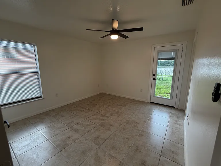 816 Angela Ave — Photo 9