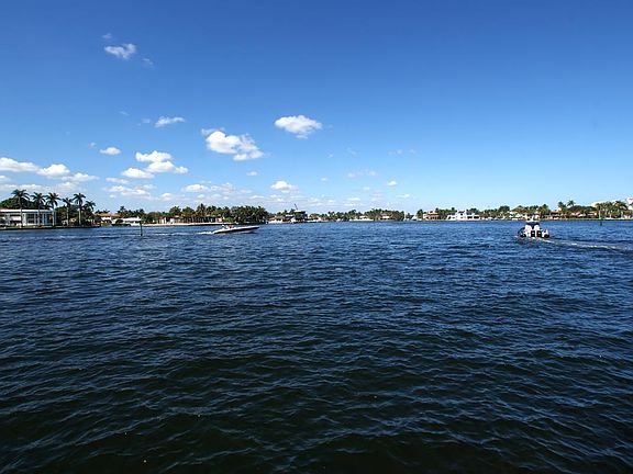 5th image of 2401 Del Lago Dr