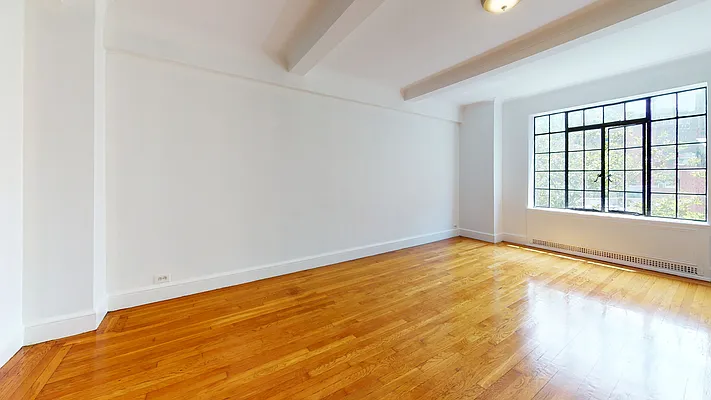 Rented by Bond New York | media 15