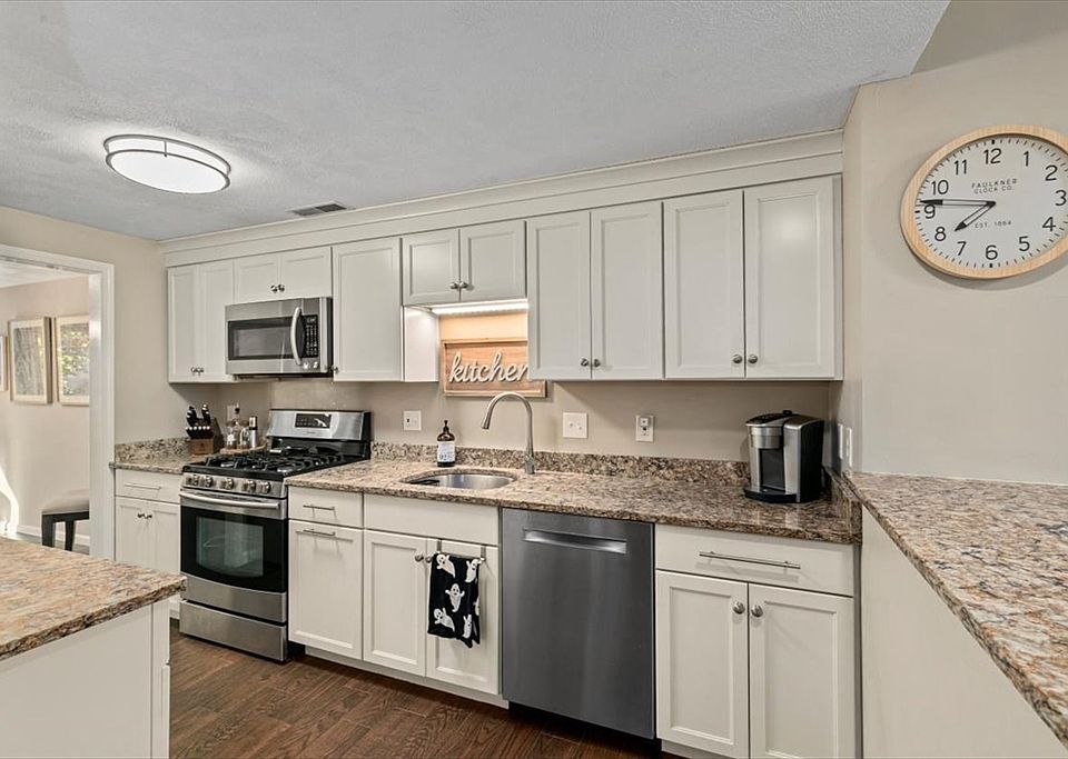 1st image of 120 Brickett Hill Cir