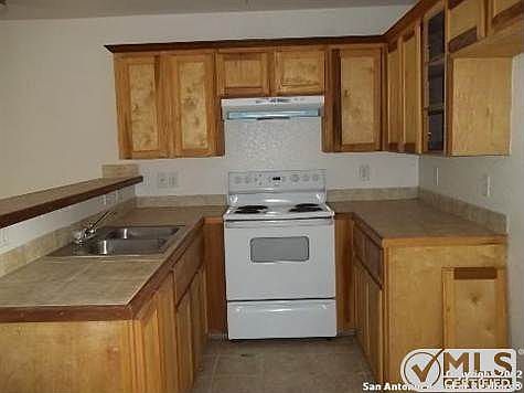 4th image of 305 Betty Jean St APT 303
