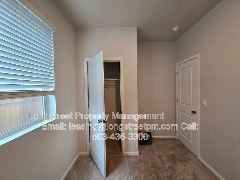 412 Lost Lake St NE — Photo 7
