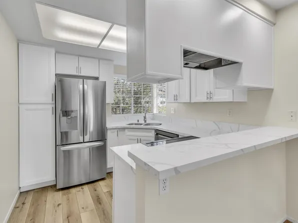 4879 Bella Pacific Row Unit 233, San Diego, CA 92109