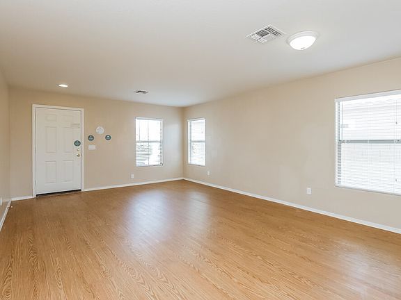 4th image of 33446 N Madison Way Dr