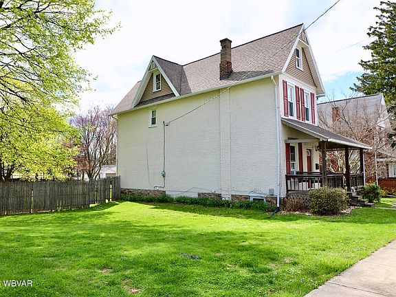 4th image of 726 Main St S