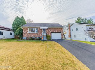 20 Par Cir, Albany, NY 12208