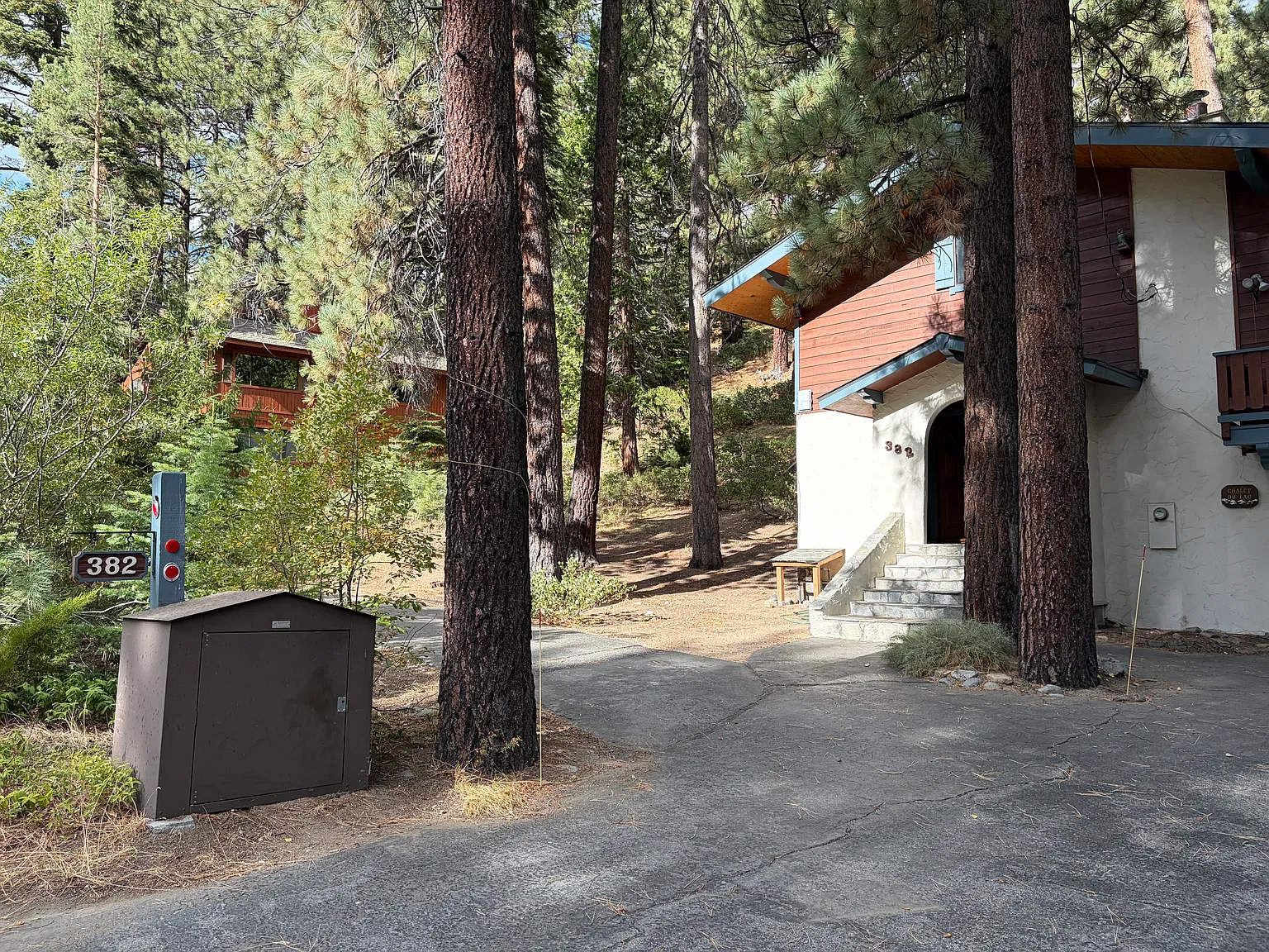 382 Country Club Drive — Photo 4