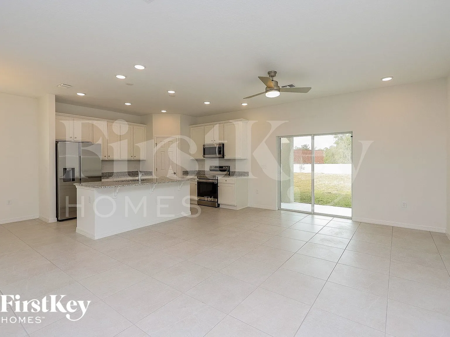 4 bed, 2.0 bath, 2001 sqft, $2,210 — Photo 4