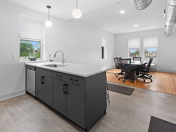 4th image of 3040 E Grand Blvd #201