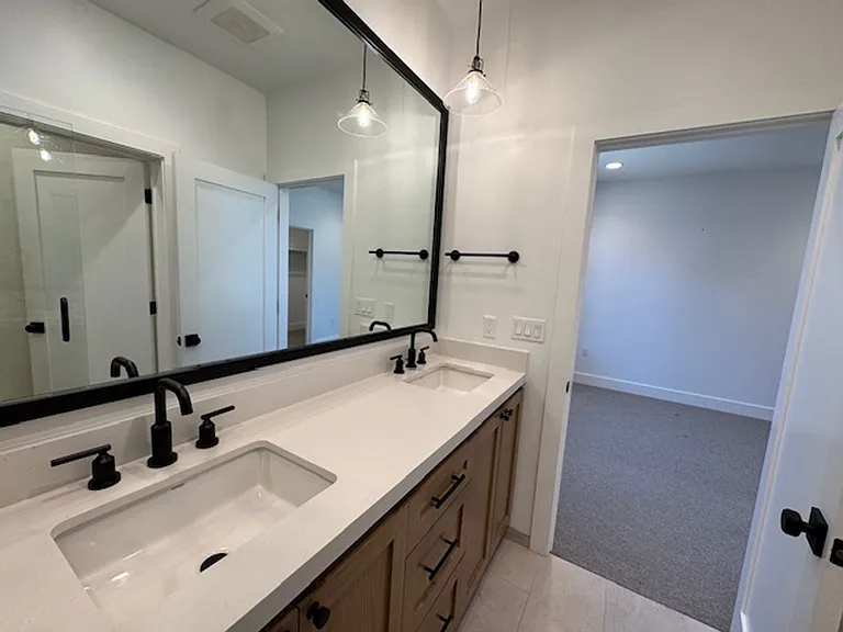 906 Brown Ave — Photo 26