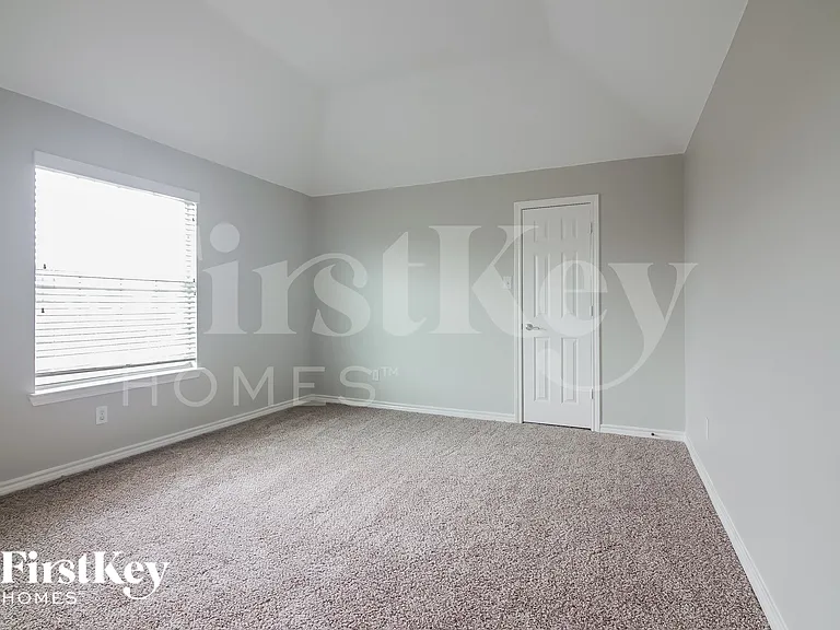 611 Dover Heights Trl — Photo 13