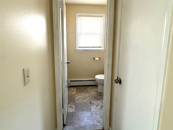 1/2 bathroom entrance
