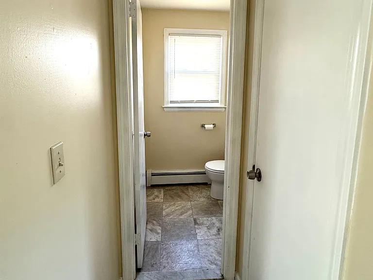 1/2 bathroom entrance