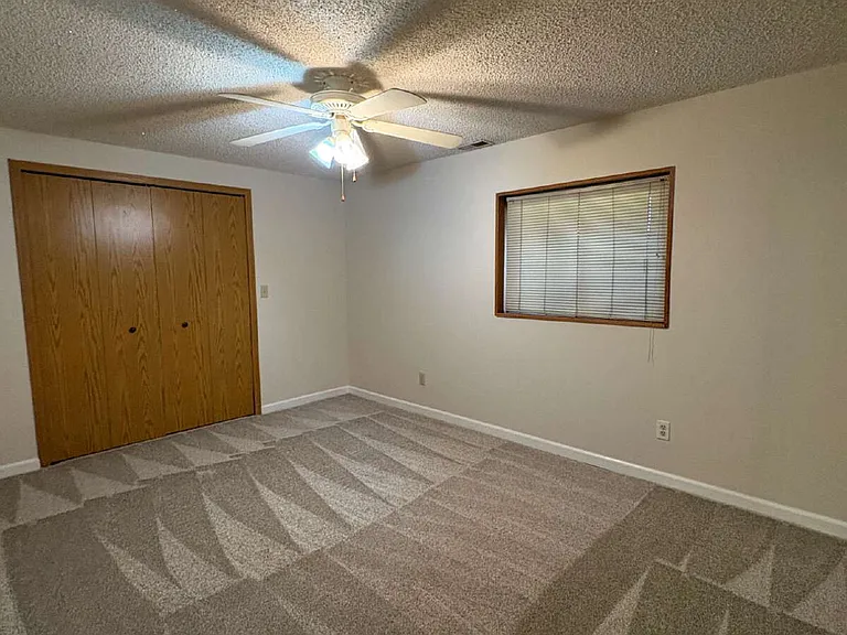 6469 Pulpit Rock Dr — Photo 17