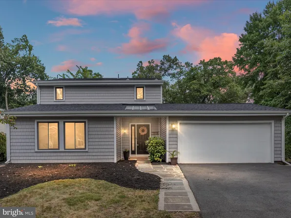 1513 Millikens Bend Rd, Herndon, VA 20170