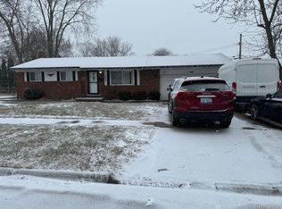 2625 Pall Mall Dr, Sterling Heights, MI 48310