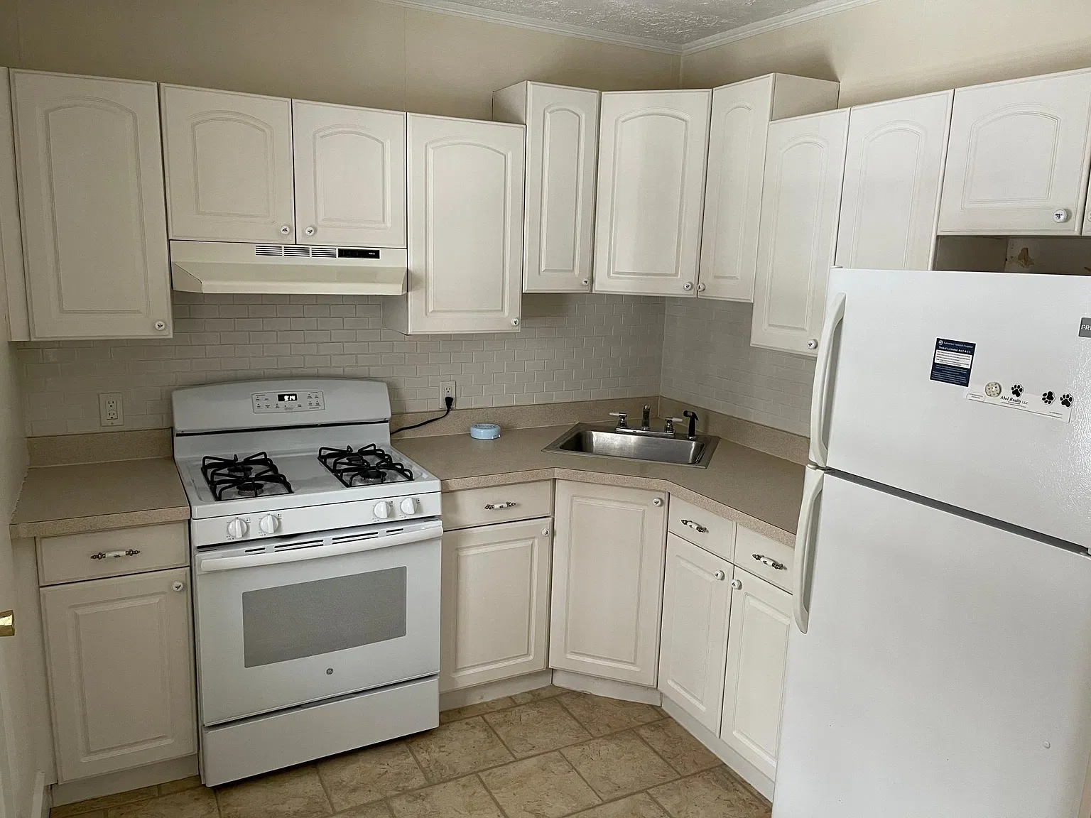 29 Maple Ave — Photo 3