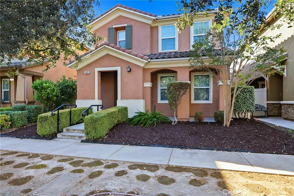 4 bed, 2.5 bath, 1895 sqft, $3,595 — Photo 1