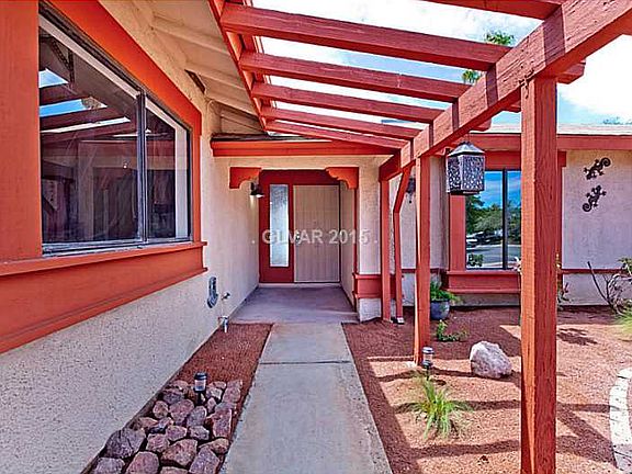3rd image of 4016 Mira Ln
