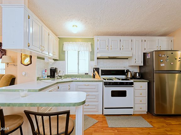 4th image of 490 N Moon Mountain Ave #14