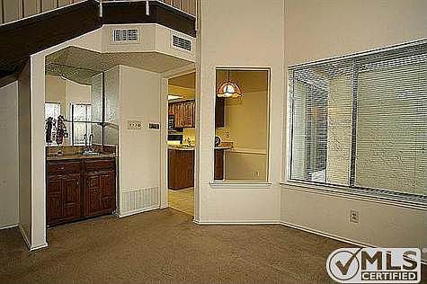 5th image of 821 Dublin Dr APT 221
