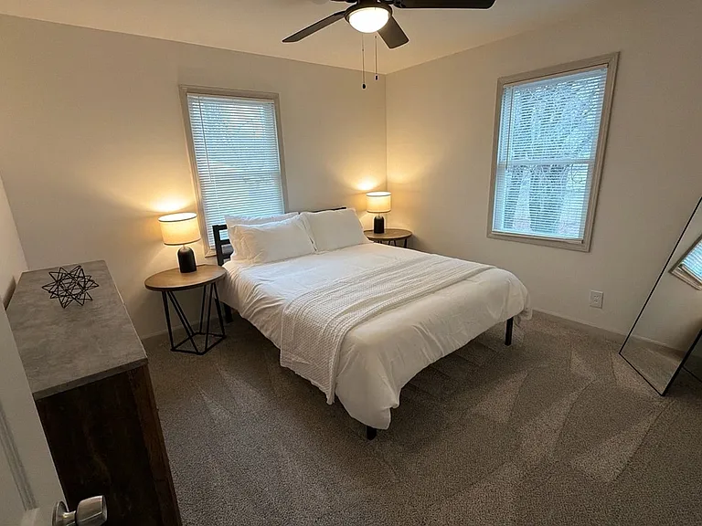 2355 Oakwood Manor Dr — Photo 3