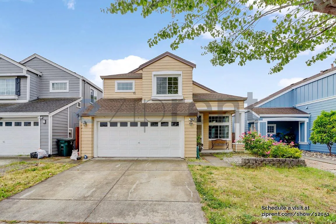 4 bed, 2.5 bath, 1913 sqft, $4,100 — Photo 1