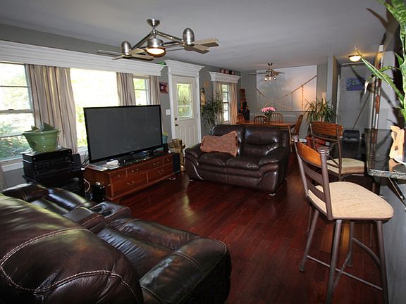 5th image of 6N397 Oakwood Dr