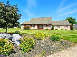 213 Conestoga Ln, Spring Grove, PA 17362