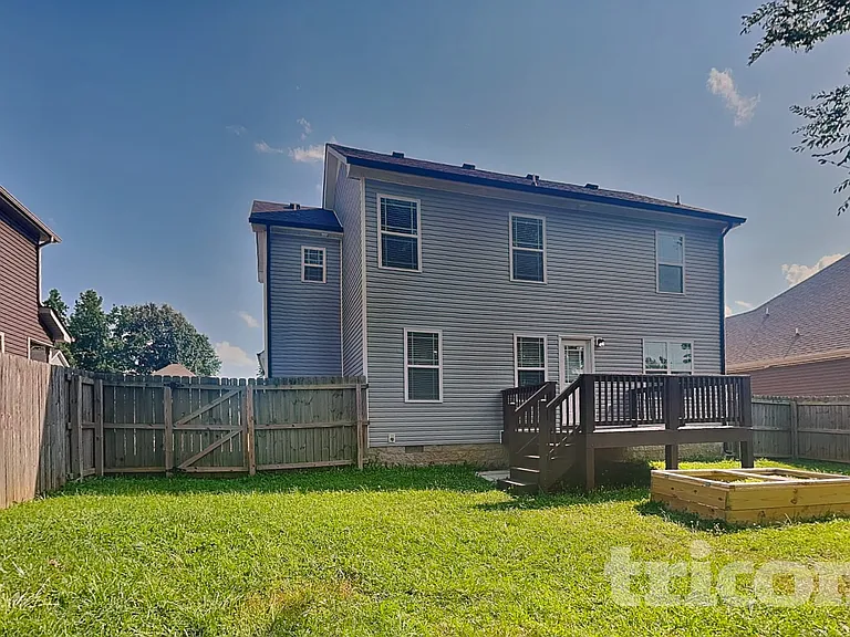 513 Sourwood Dr — Photo 16