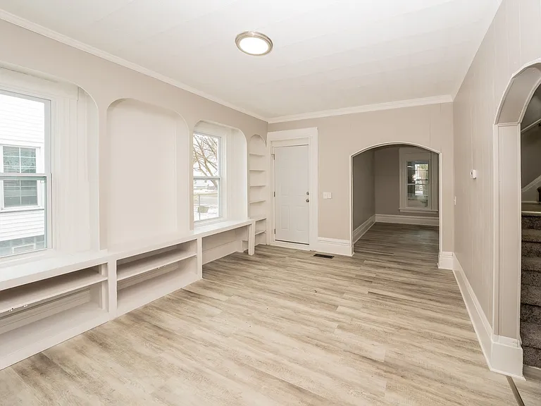 1431949_018_living_room_13597642.jpg
