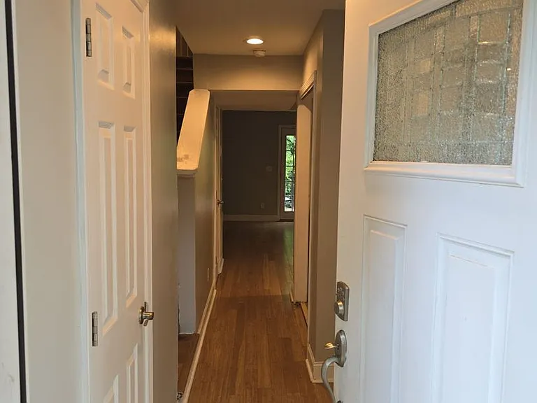 1902 Village Lake Dr — Photo 3