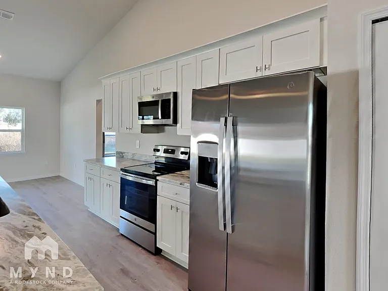 2194 Brancusi Ave — Photo 9
