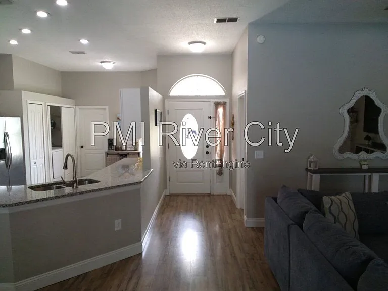 2320 Locustwood Ct — Photo 14
