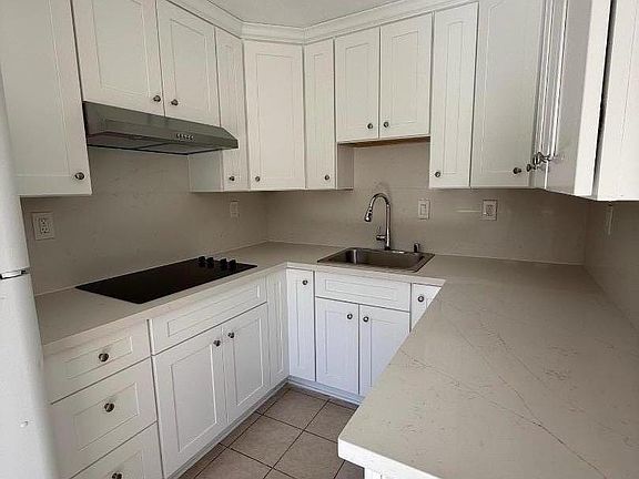 4th image of 1112 Nottingham Pl