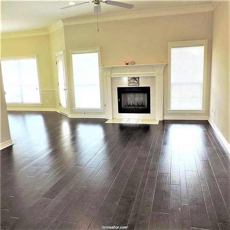 4 bed, 2.5 bath, 1805 sqft, $2,100 — Photo 2