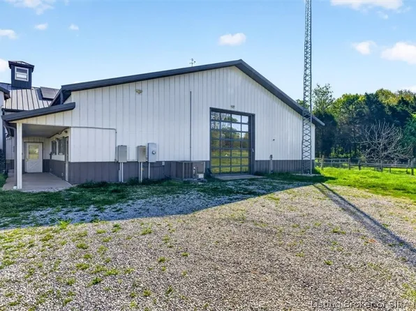 8518 S Kays Chapel Road, Fredericksburg, IN 47120