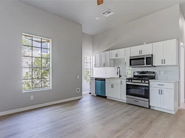 215 Delmar St, Houston, TX 77011
