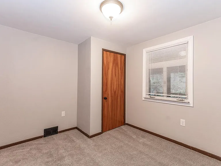 50 McNeilly Ct — Photo 14
