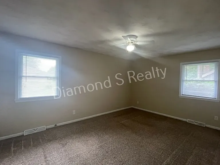 2749 W Buena Vista St — Photo 12