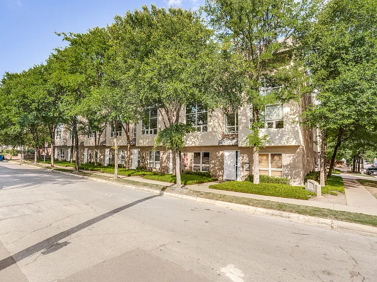 4100 Travis St #8 — Photo 25