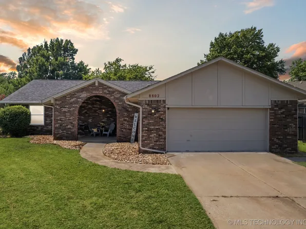 8802 E 62nd Ct, Tulsa, OK 74133